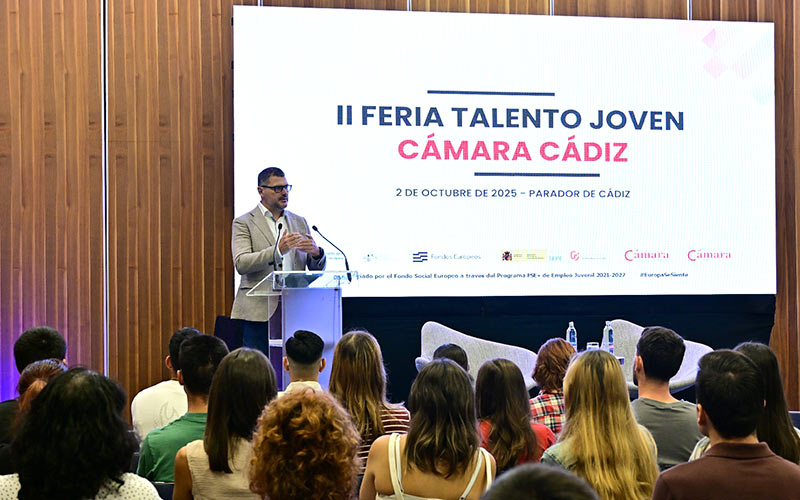 Empresas y jóvenes gaditanos se encuentran en la Feria Talento Joven de la Cámara de Comercio