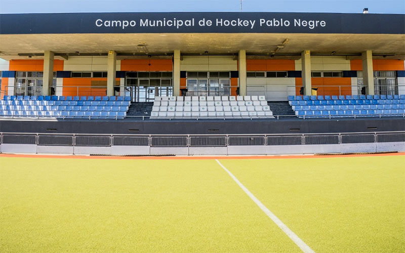 El campo de hockey Pablo Negré sigue esperando la prometida renovación del césped