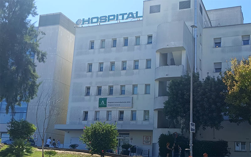 La falta de contrataciones que “pretenden normalizar” en el Hospital de Jerez afecta a pacientes y profesionales de Neurología