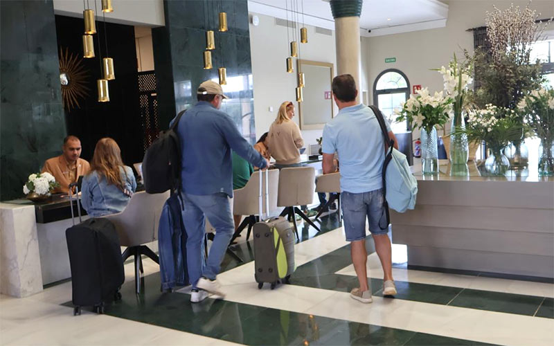 Chiclana recibió en septiembre algunos turistas menos pero “se quedaron mucho más tiempo”