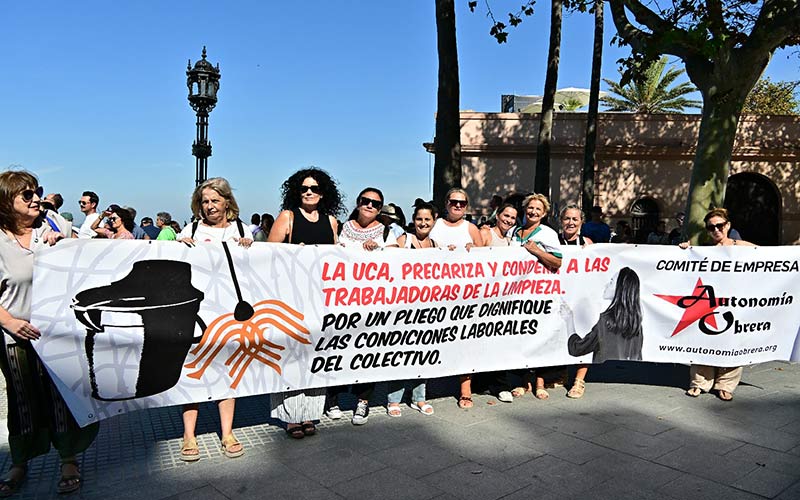 El personal de limpieza de la UCA replica al rector: denuncia “cinismo y mentiras” y seguirá con su lucha “hasta las últimas consecuencias”