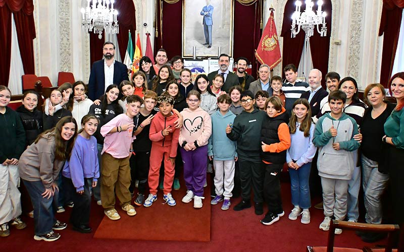 Las VI Olimpiadas de la Escuela Pública de Cádiz, en Cortadura, desvelan su cartel y la mascota