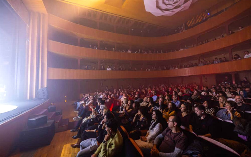 El Gobierno isleño presume de un vigoroso Teatro de las Cortes, que hoy “ingresa el triple” por taquilla que en 2021, cuando apenas abrió