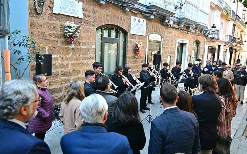 “Ilustre gaditano”: Cádiz honra al músico Manuel de Falla en la antesala de su 150 aniversario