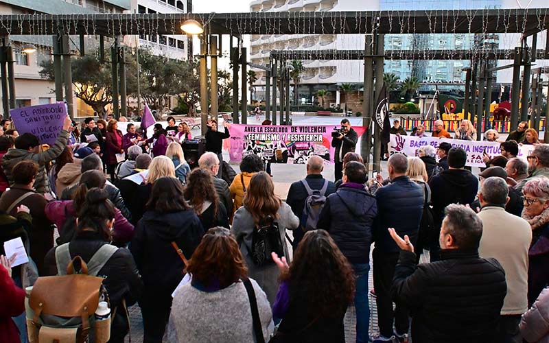 “Un grito de memoria y resistencia colectiva” ante las violencias machistas en el 25-N de Cádiz