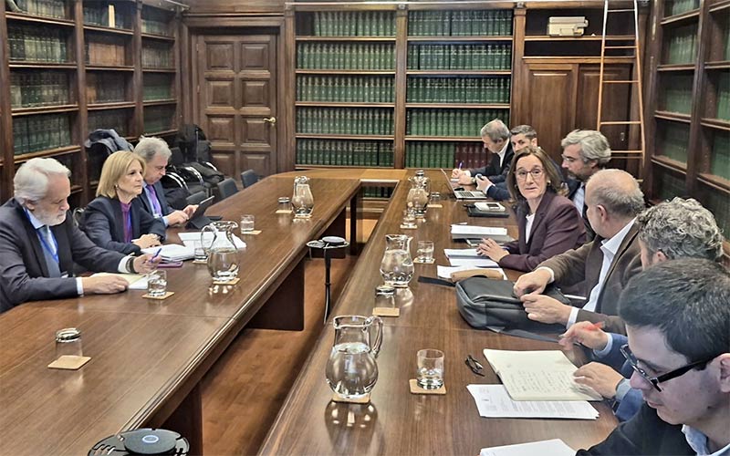 La alcaldesa de Jerez sale de su reunión con el ministerio de Transportes para abordar mejoras en las comunicaciones con “nada, lo esperado”