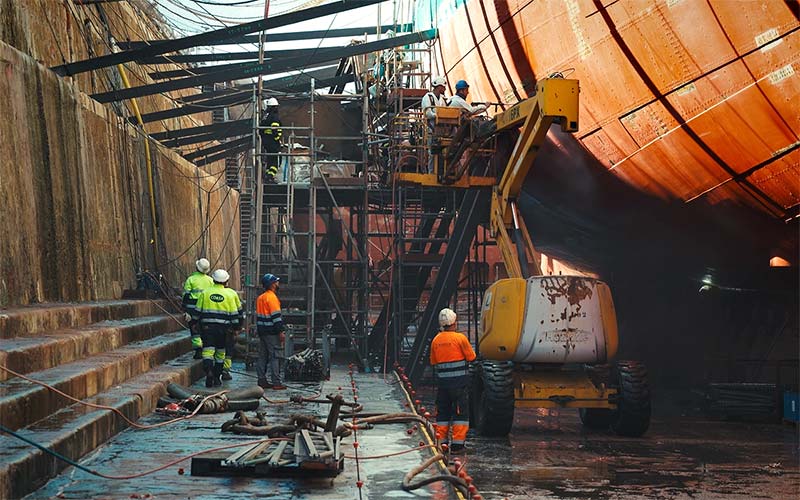 Los astilleros de Navantia en la Bahía de Cádiz ofertan 170 plazas en los últimos meses; la convocatoria más reciente suma 72 empleos