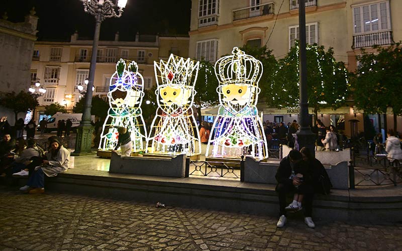 Los Reyes Magos de Cádiz se adelantan un día y recibirán el domingo personalmente a los niños