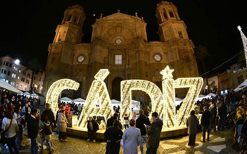 “Los gaditanos son los que nos marcan el camino de la Navidad, de Cádiz para Cádiz”