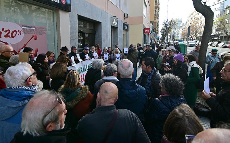Cádiz despide a Manuel y Miguel: “la calle mata, erradicar el sinhogarismo puede y debe hacerse”