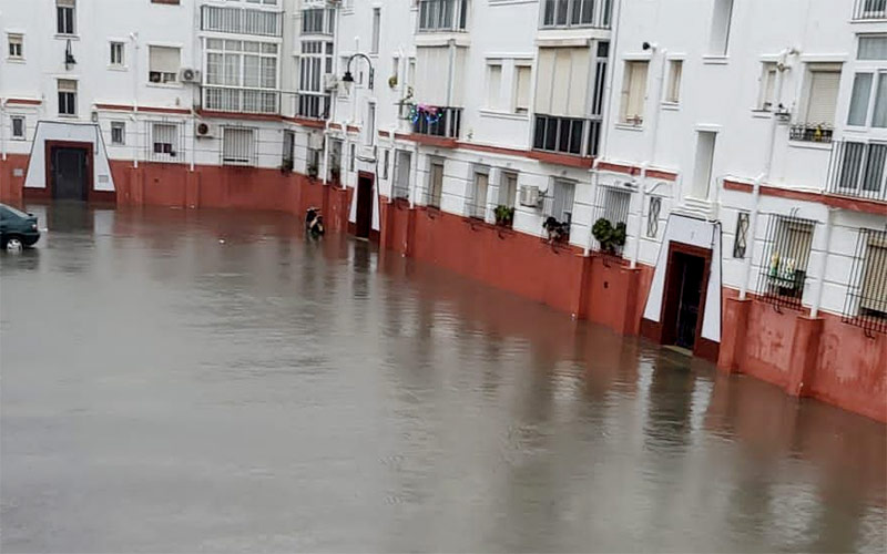 “¿De qué han servido los millones invertidos en la Bazán si la barriada se sigue inundando cada vez que llueve en La Isla con cierta intensidad?”