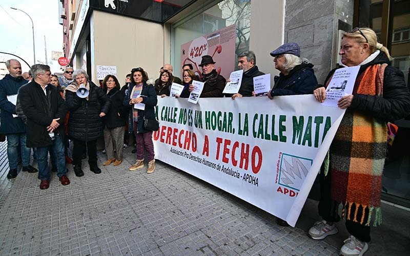 Muere otro sintecho en Cádiz: “no podemos normalizar que en solo tres semanas hayamos perdido a tres vecinos que vivían en la calle”