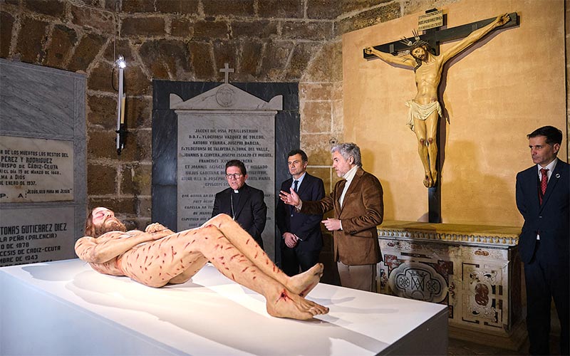 “Una experiencia que trasciende lo visual”: la Catedral de Cádiz se abre a una exposición internacional alrededor de la Sábana Santa