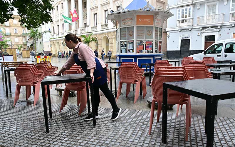Un enero más de manual en Cádiz: el paro crece lastrado por los servicios y castiga a las mujeres