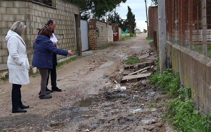 Las lluvias han provocado “daños brutales” en caminos y calles de Chiclana: se pide “paciencia”