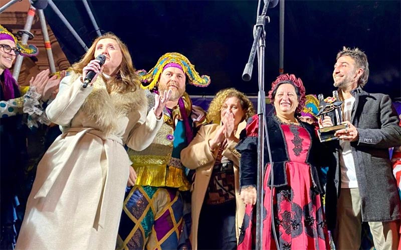 La comparsa ‘Los locos’ ya presume de Aguja de Oro… y otros premios del Carnaval de Cádiz 2026