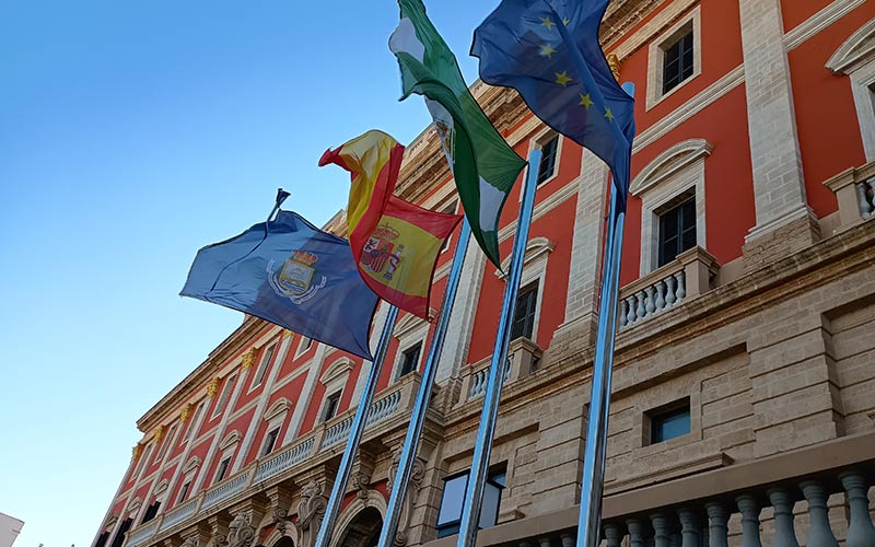 El PP alerta de que el Ayuntamiento isleño “no puede seguir funcionando a medio gas”: con apenas 300 empleados y 135 plazas vacantes