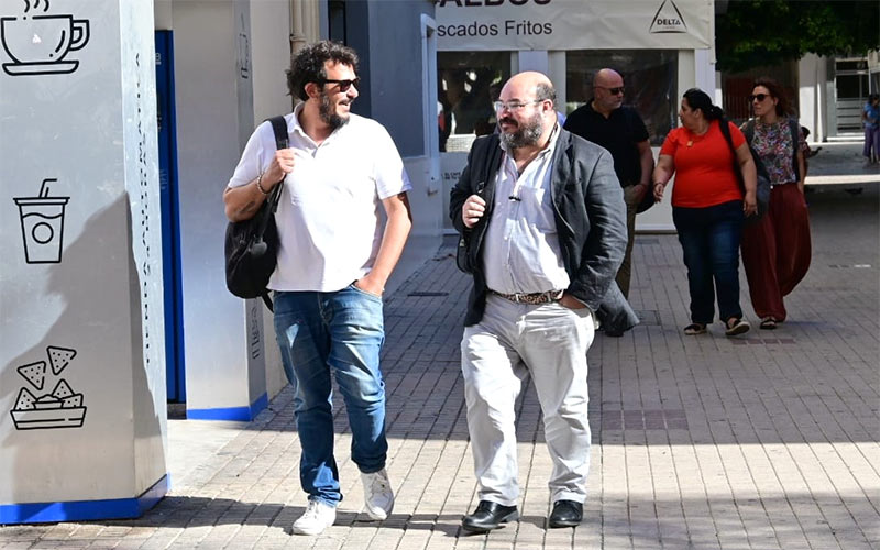El caso del asesor “sin cargo” avanza: el juez aprecia indicios de prevaricación administrativa contra ‘Kichi’ y parte de su primer gobierno