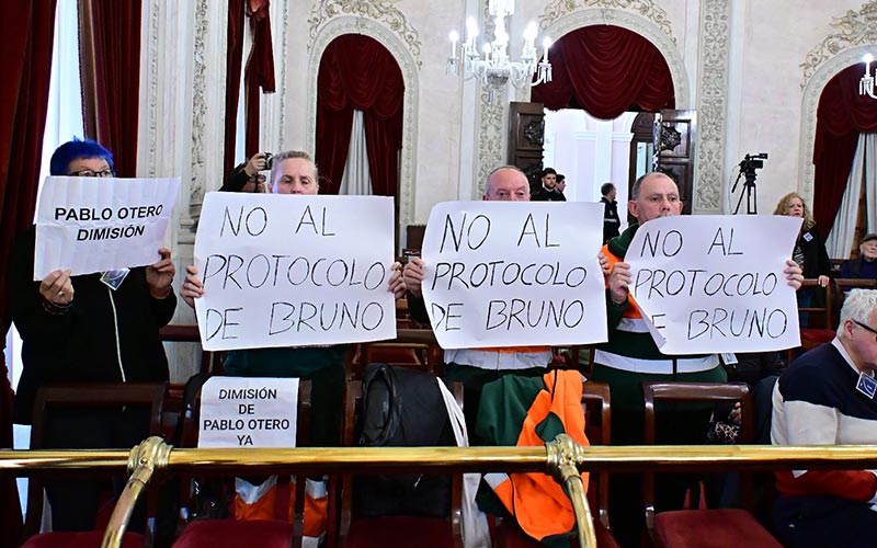 “O es incompetente o inhumano”: la oposición carga contra Bruno García por el “protocolo de la vergüenza”, que irá a comisión de investigación