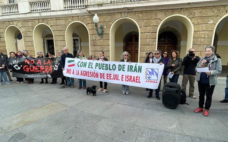 Desde Cádiz se exige el cese de los bombardeos: “dejad en paz al pueblo iraní, Netanyahu y Trump son un verdadero peligro para la humanidad”