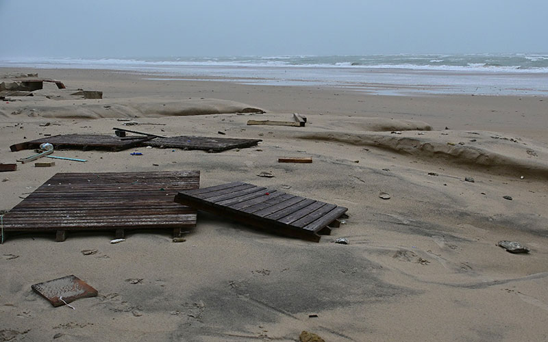 Costas se da nueve meses para recuperar las playas gaditanas castigadas por los temporales
