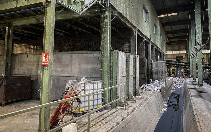 Aparece el cadáver de un varón entre los restos de basura en la planta jerezana de Las Calandrias