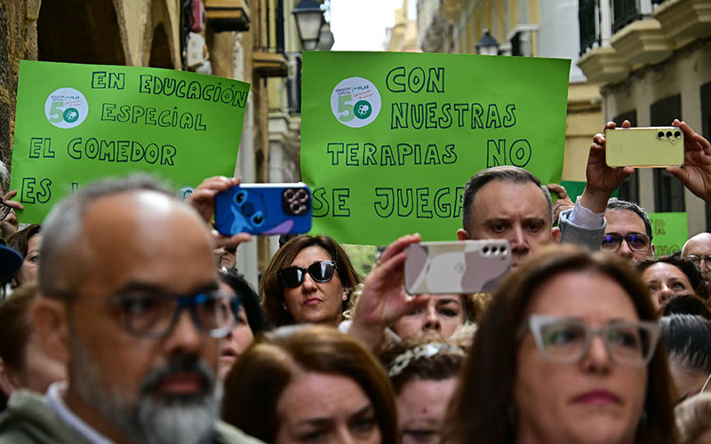 Familias del colegio Upace de San Fernando protestan por la pérdida de la subvención del comedor escolar, “un servicio indispensable”