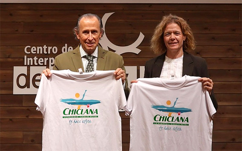 El logo turístico de Chiclana reemplaza tres décadas después la gaviota por la espátula