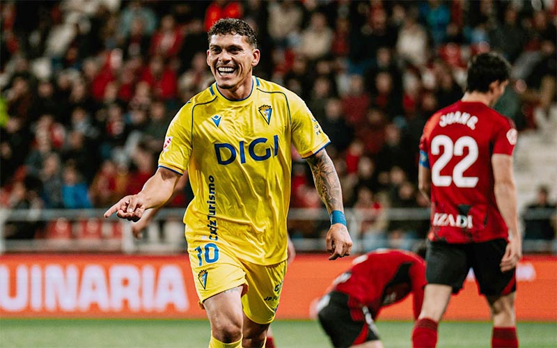 El Cádiz, con Sergio, se levanta de la cama