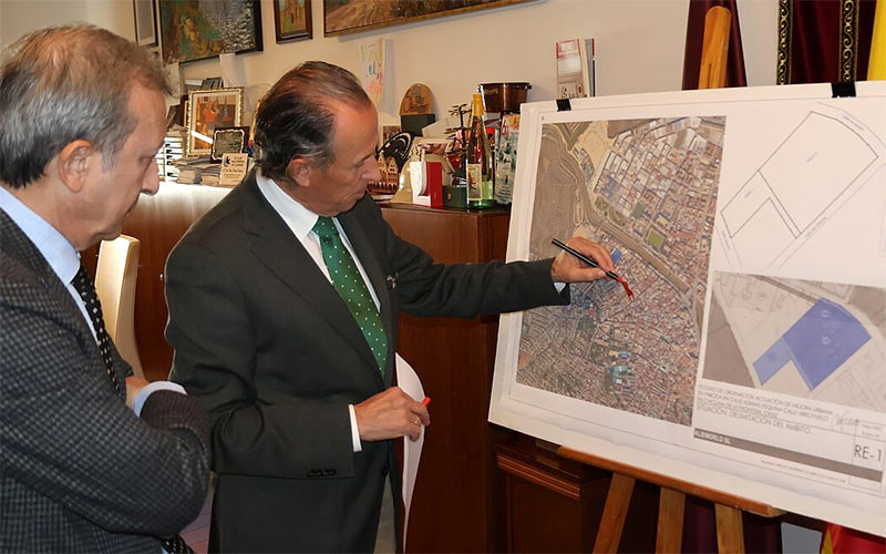 Un centenar de viviendas privadas y una decena públicas, y zonas verdes, para “rentabilizar” los suelos de Las Albinas en el centro chiclanero