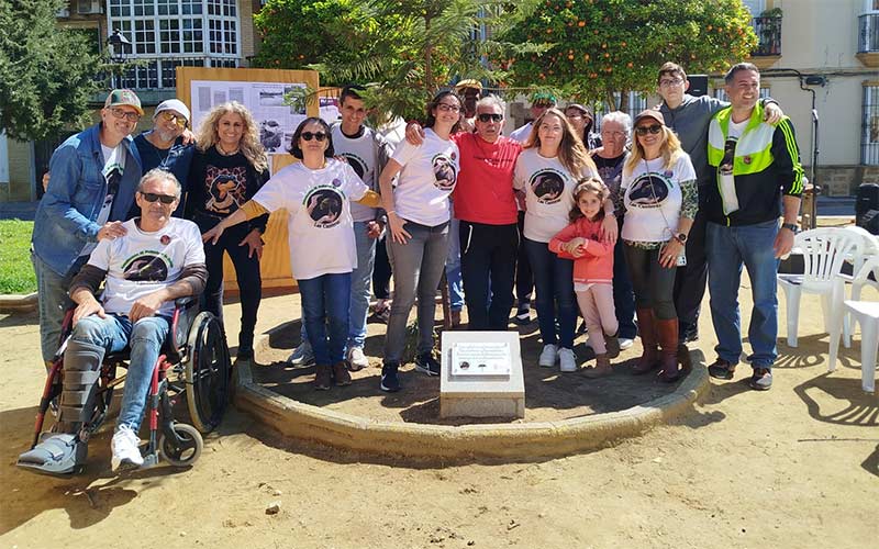 Homenaje a los activistas Paco y Sacramento por su defensa medioambiental en Puerto Real
