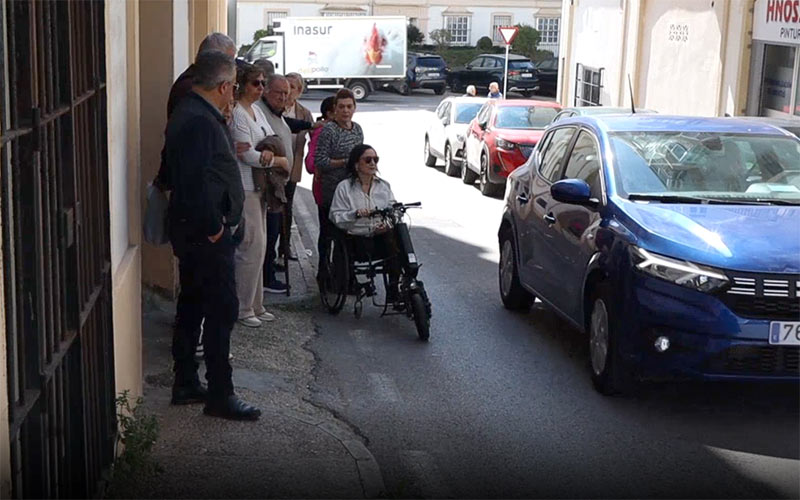 Urgen a Cavada una “reurbanización real” de la inaccesible calle Terán que priorice al peatón