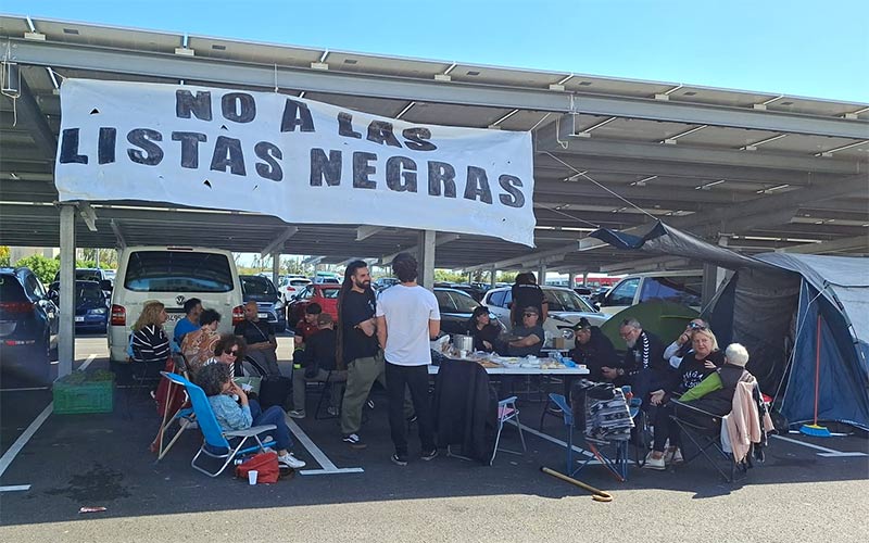 Acampada  contra las “listas negras” en el metal de la Bahía: “el PSOE tiene la llave de la solución”