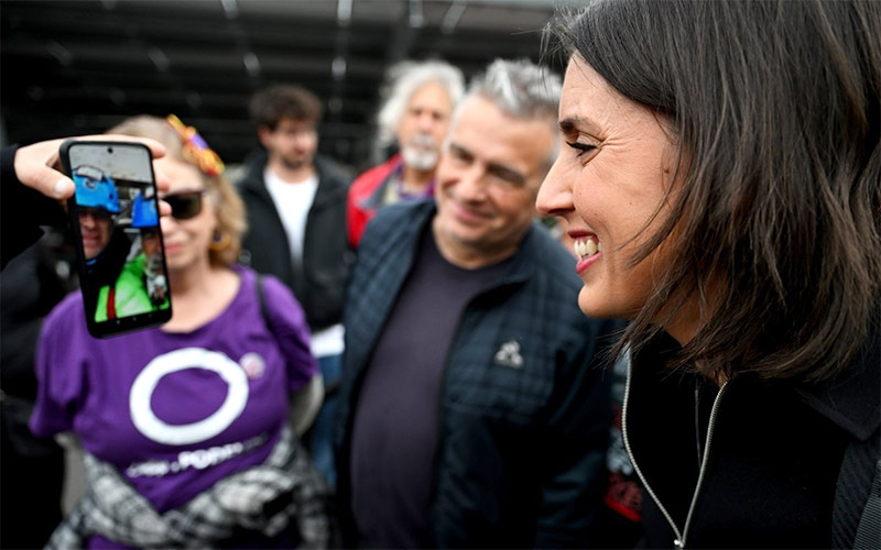 “¿No hay nadie en el Gobierno de España y en la Junta que pueda levantar un teléfono para que se acaben las listas negras en el metal gaditano?”