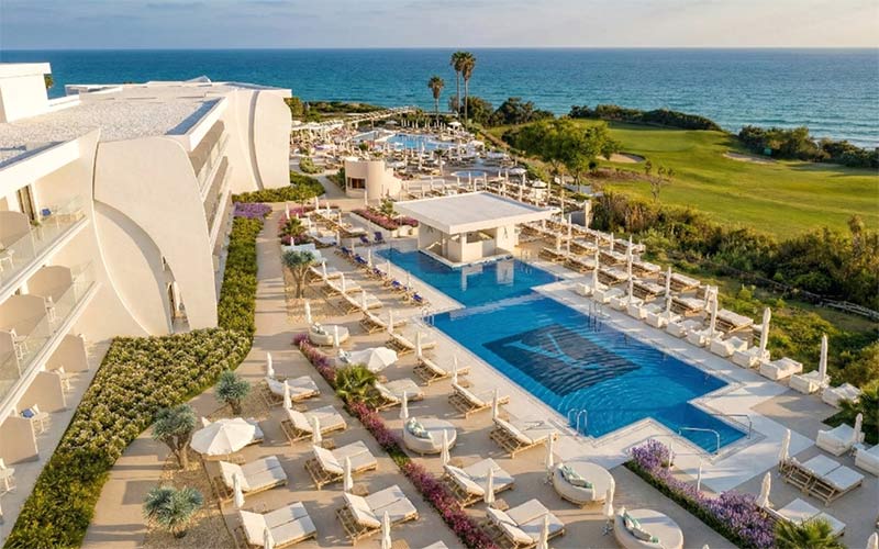 Abre en Chiclana el Amàre Beach Sancti Petri, un hotel ‘adults only’ que generará más de 200 empleos: “llegamos para sumar y aportar valor”
