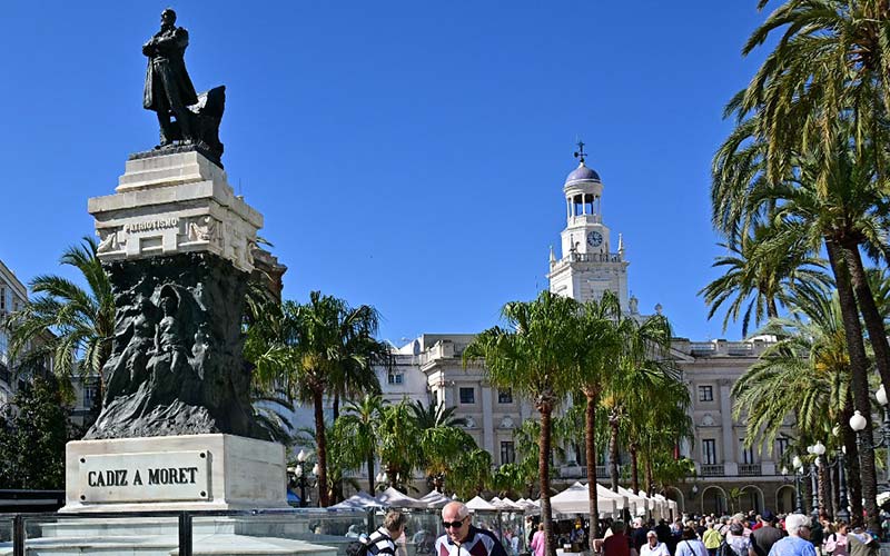 Urgen la modernización del Ayuntamiento de Cádiz: “la gestión de personal funciona con sistemas desfasados e impropios del siglo XXI”