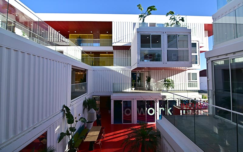 El edificio de contenedores reciclados de Incubazul, en los Premios FAD de Arquitectura