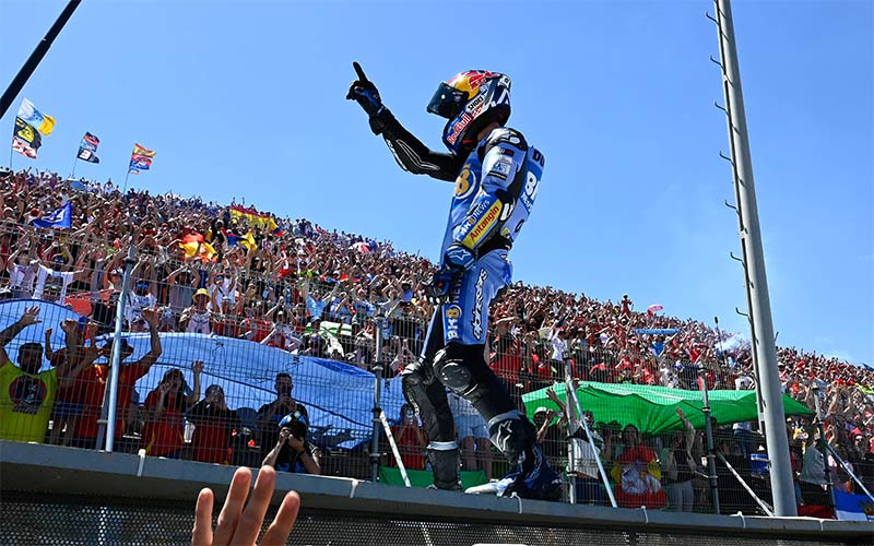Otro récord de público y victoria de Álex Márquez en un Gran Premio en el que “el motero ha vuelto a Jerez con orden y los jerezanos han disfrutado”