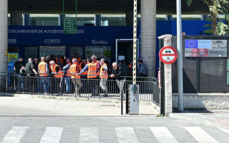Comienzan los paros en Transportes Comes con servicios mínimos “manifiestamente ilegales”