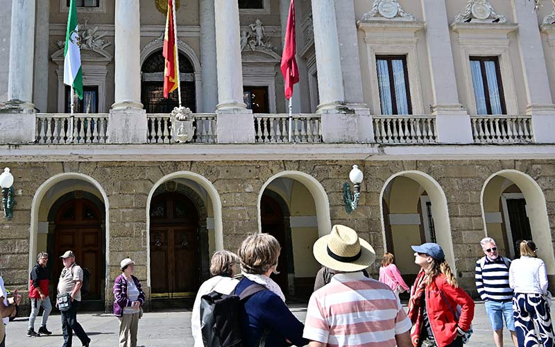 Autonomía Obrera denuncia el pago “al límite” de nóminas en el Ayuntamiento de Cádiz