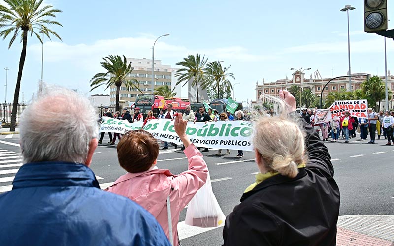 Cádiz se moviliza para poner el foco del 17-M en los servicios públicos: “no son un gasto, son una inversión en que todos podamos vivir sin miedo”