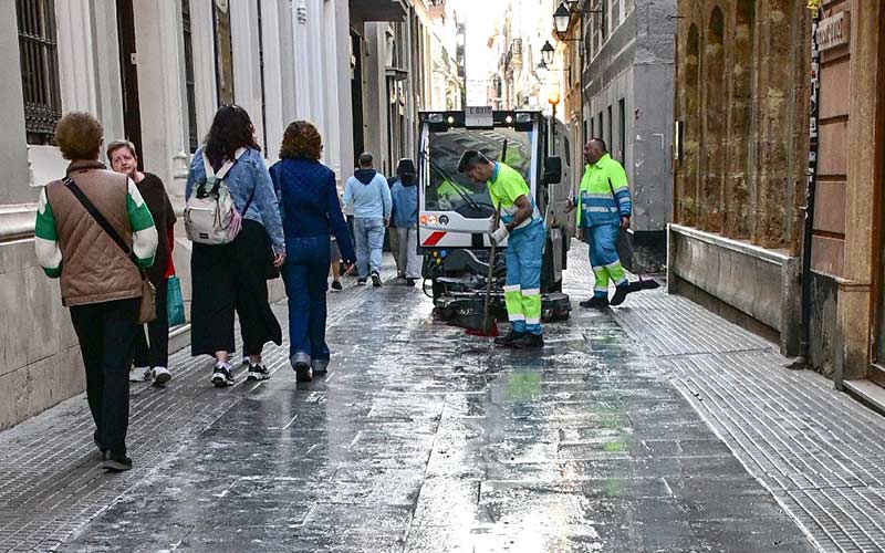 CSIF denuncia el despido de una trabajadora de la contrata de basuras de Cádiz al reincorporarse tras una baja médica: “sigue el hostigamiento”