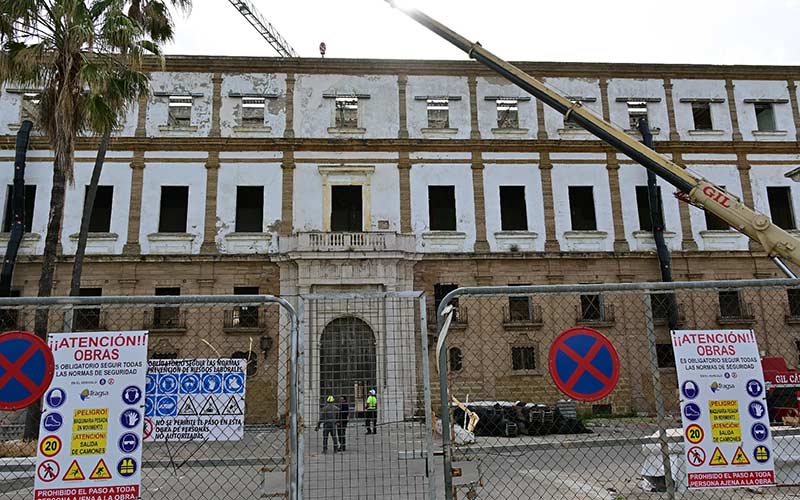 Valcárcel: de “compromiso cumplido” del PP a “traición de Moreno Bonilla a Cádiz” para el PSOE