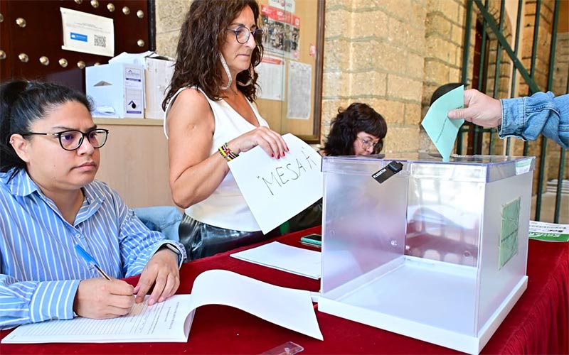 La participación del 17-M repunta en Andalucía hasta las 14 horas; en la Bahía crece casi un 4%