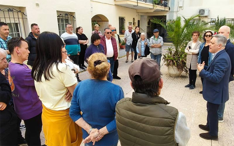 PSOE y AIG exigen una intervención urgente del Ayuntamiento en las viviendas apuntaladas del barrio de Puntales “para garantizar la seguridad”