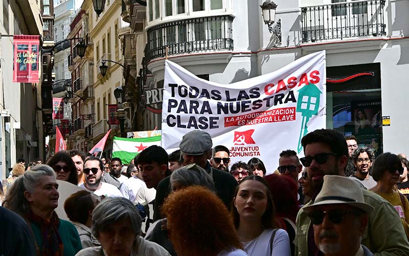 “Cádiz debe ser para quienes la habitan”: enésima convocatoria contra la crisis de vivienda