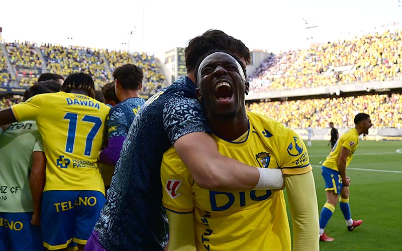 Goleada y salvación: el cadismo respira aliviado
