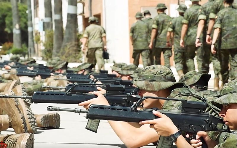 Un brote de chinches en el cuartel de Camposoto obliga a mandar a casa al alumnado del Cefot-2