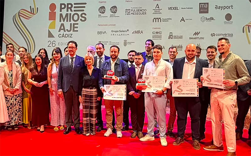 Los Premios AJE Cádiz 2026 reconocen el talento y la innovación: triunfan Genda Job y Surcontrol