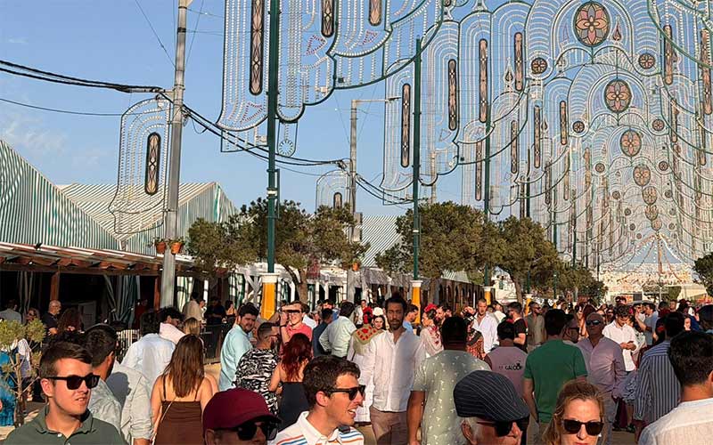 “Una feria extraordinaria a pesar del levante”, para Ayuntamiento, caseteros y feriantes
